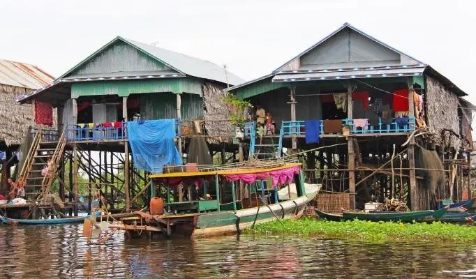 Tuk Tuk! Floating along Tonle Sap